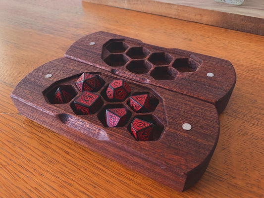 Minimalist dice box